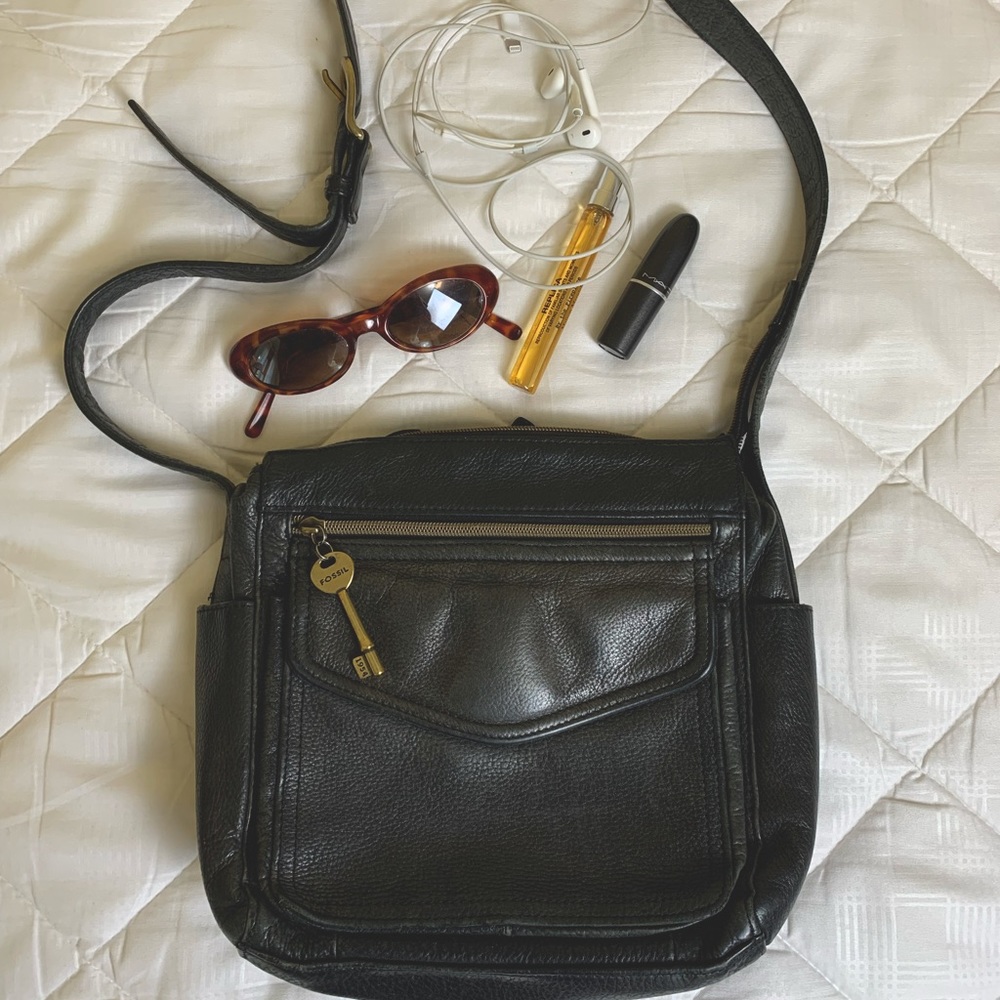 Vintage 90s Fossil black leather crossbody bag